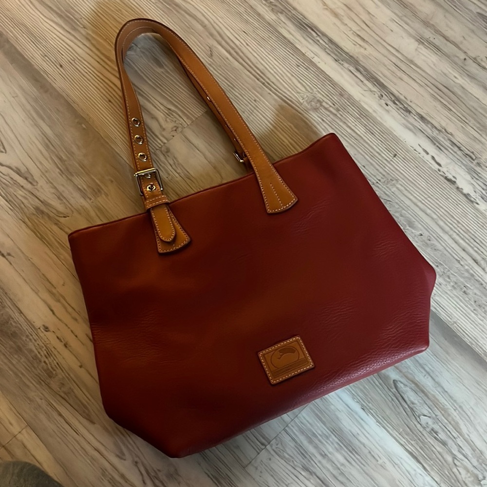 Dooney and Bourke NWOT Tote in Wine
